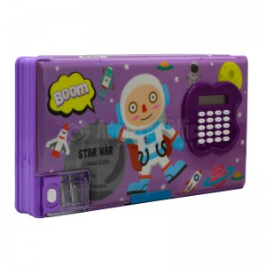 Trousse Scolaire Métallique YAMPAP Multi Motif Star war/ No war, inclus tableau de multiplication + Taille crayon 2 trous à réservoir ouverture auto et mini Calculatrice intégrée, 4 Couleurs pour Fille/Garçon